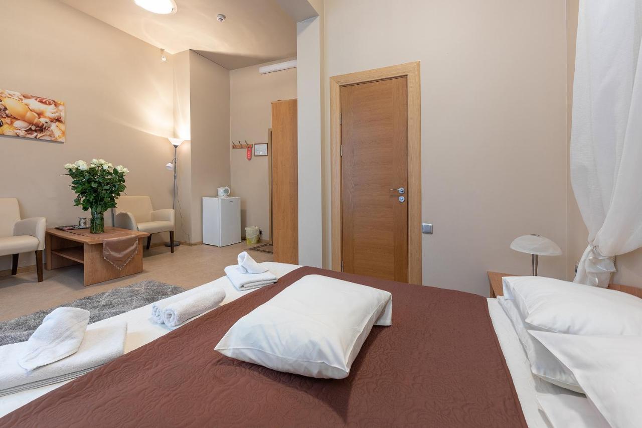 Room In Bb - Valensija - Suite For Two In Nice Hotel Jūrkalne Kültér fotó
