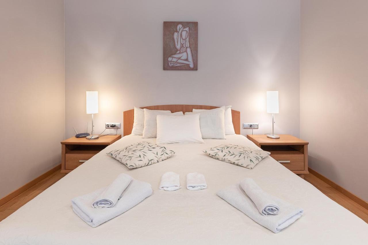 Room In Bb - Valensija - Suite For Two In Nice Hotel Jūrkalne Kültér fotó
