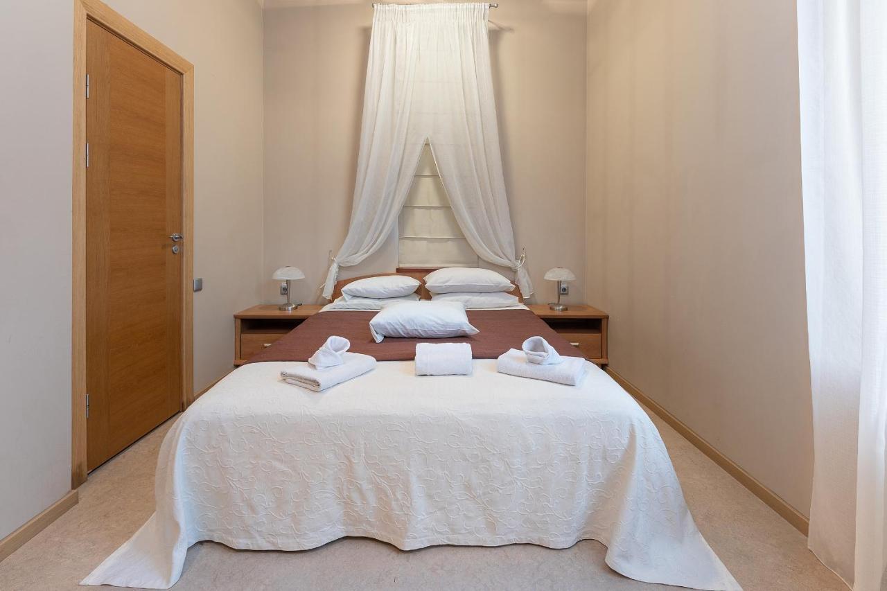 Room In Bb - Valensija - Suite For Two In Nice Hotel Jūrkalne Kültér fotó